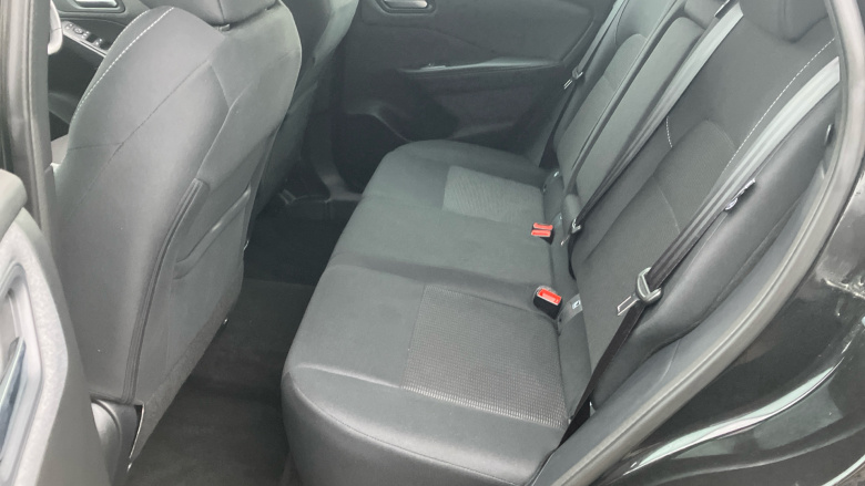 Nissan Qashqai 1.3 DiG-T MH Acenta Premium 5dr Petrol Hatchback